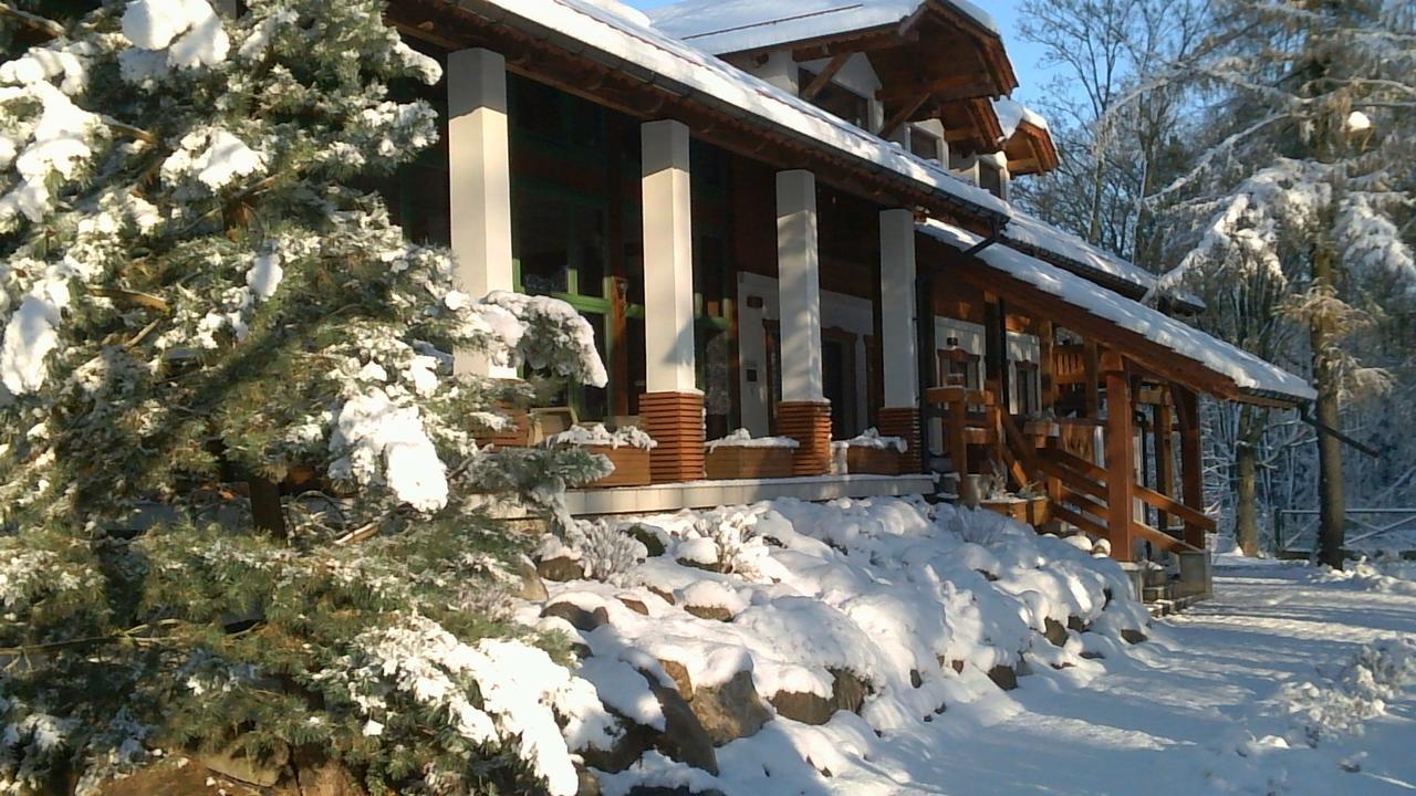 Stajnia Sarnowek Nad Jeziorem Rozany Rozajny Wielkie Dış mekan fotoğraf